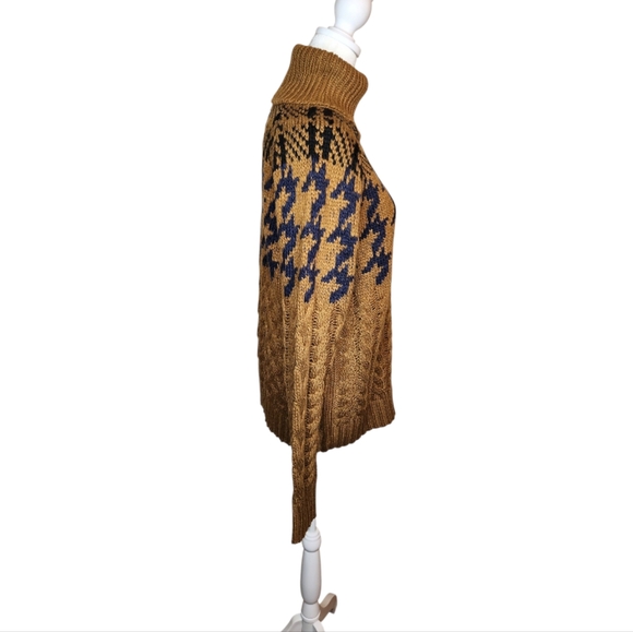 NEW John + Jenn Evereve Henry Houndstooth Turtleneck Sweater in Caramel Multi S - Picture 2 of 9